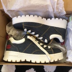 Skechers denim womens 6.5 sneakers NWB